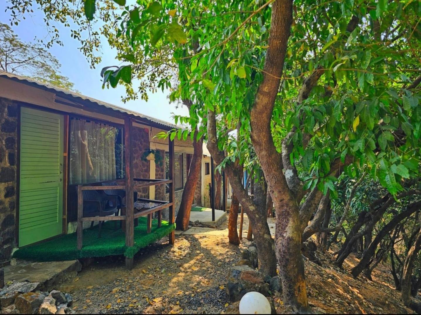 Captans * Lonavala