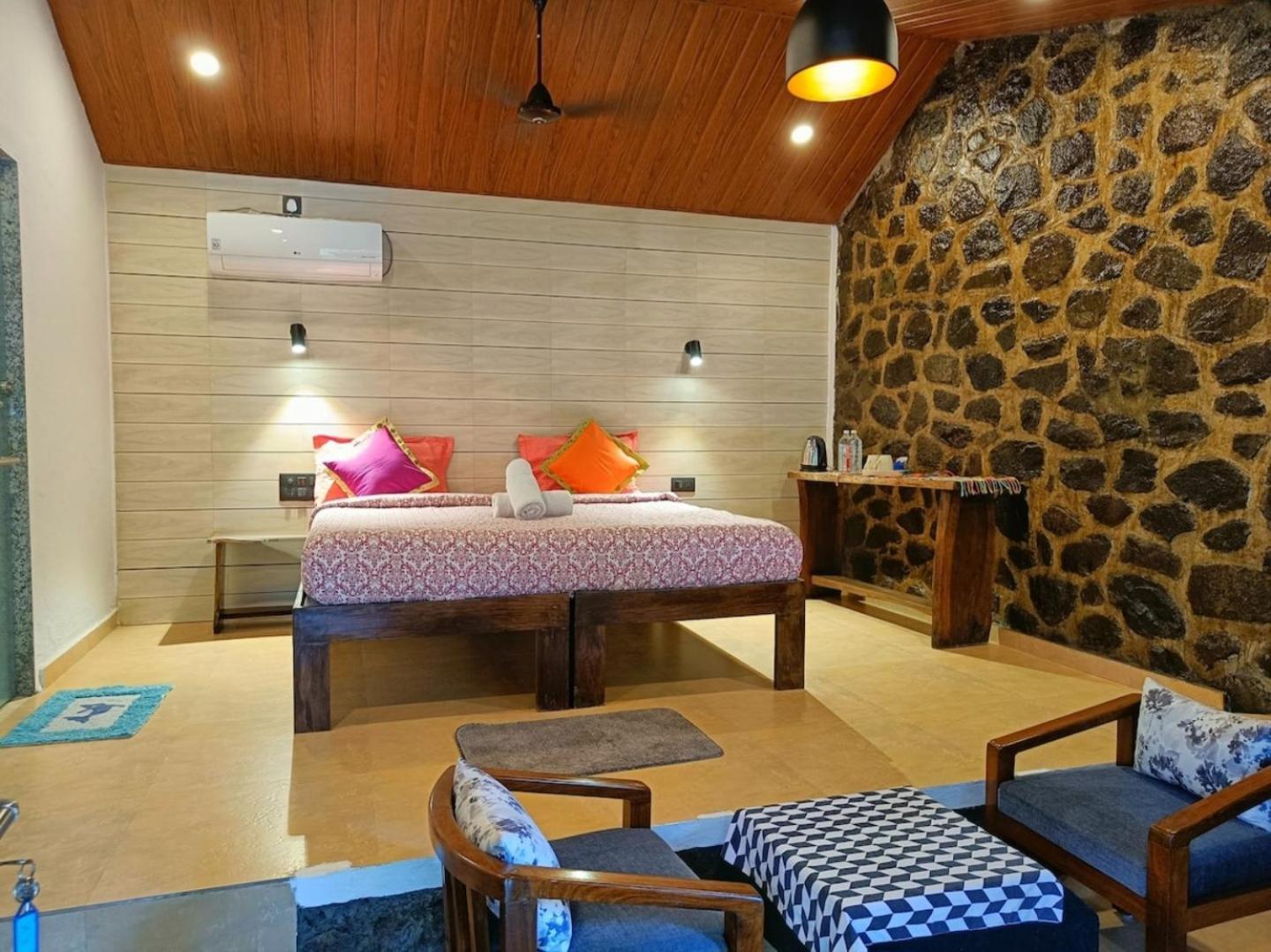 Captans Country house Lonavala
