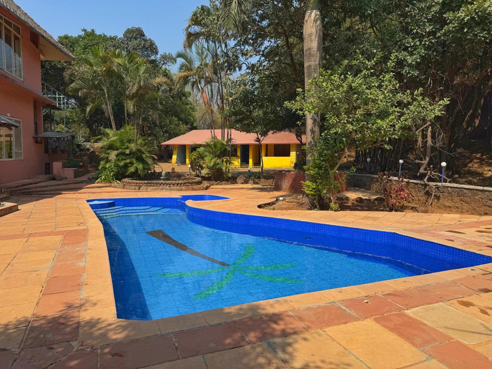 Captans * Lonavala